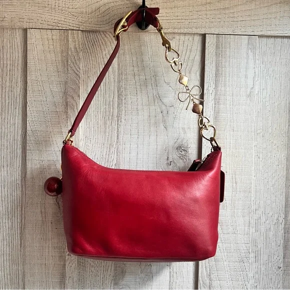 Vintage Coach Hampton Demi Legacy Cherry Red Shoulder Bag - Picture 3 of 12